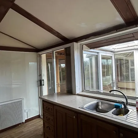 Athlone Country House Near Lake *