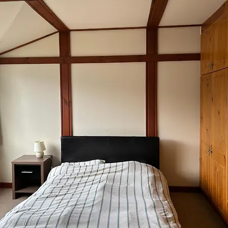 Athlone Country House Near Lake Athlone